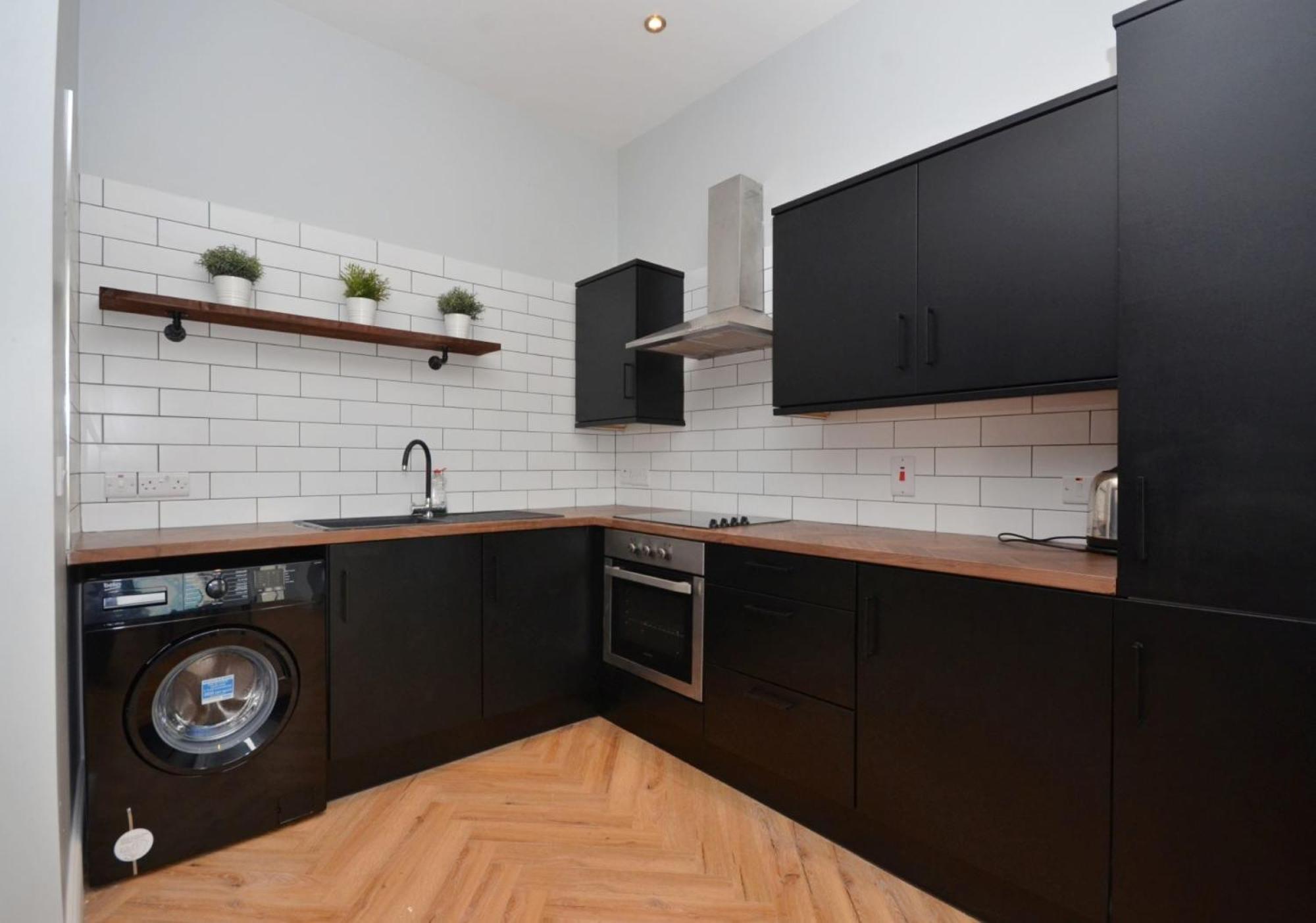 2 Bdr & 1 Bdr At Queens Uni By Breaks Appartement Belfast