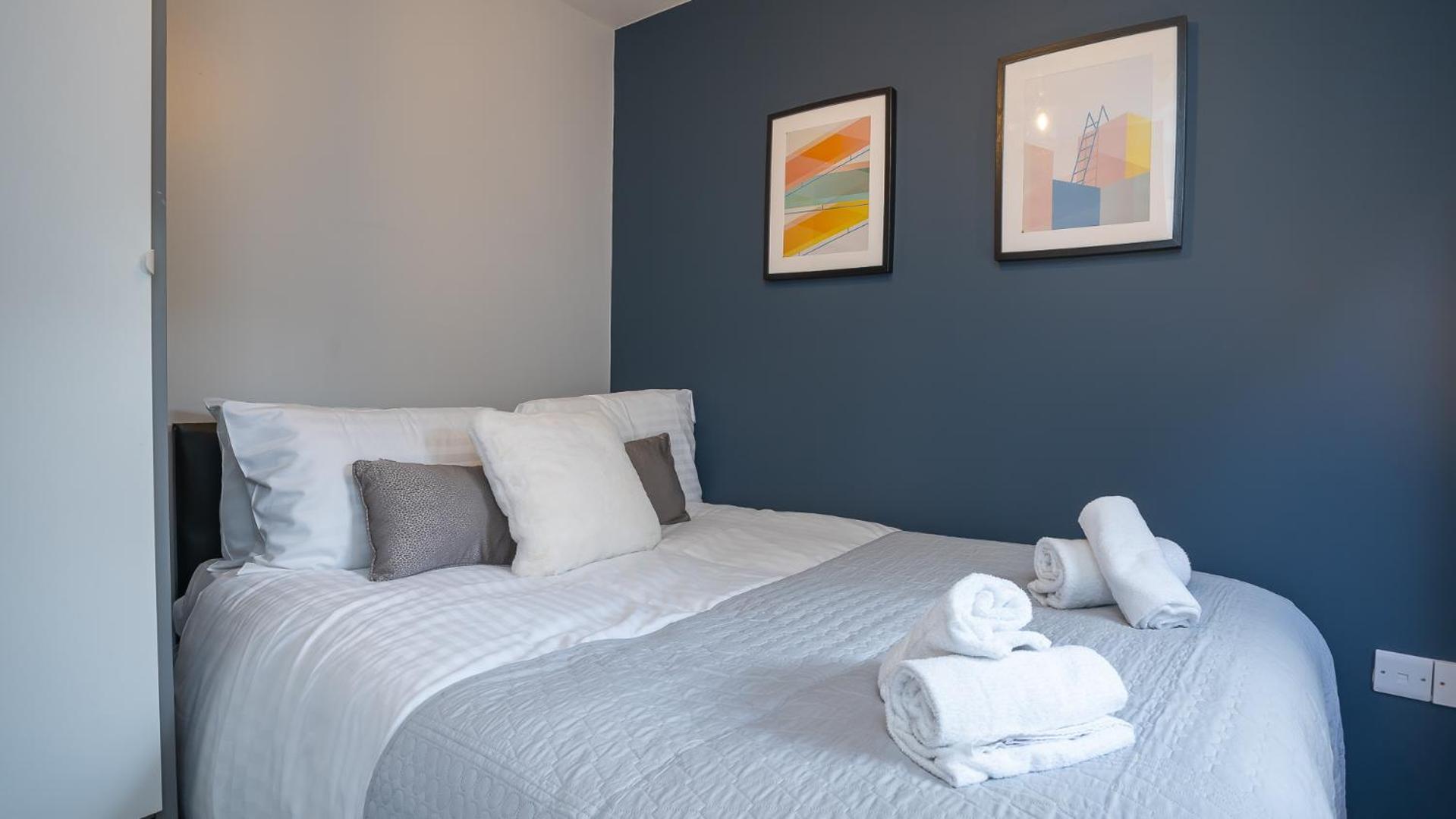 Appartement 2 Bdr & 1 Bdr At Queens Uni By Breaks