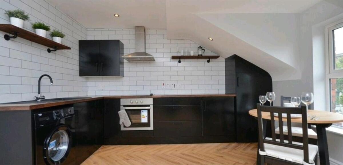 Appartement 2 Bdr & 1 Bdr At Queens Uni By Breaks *