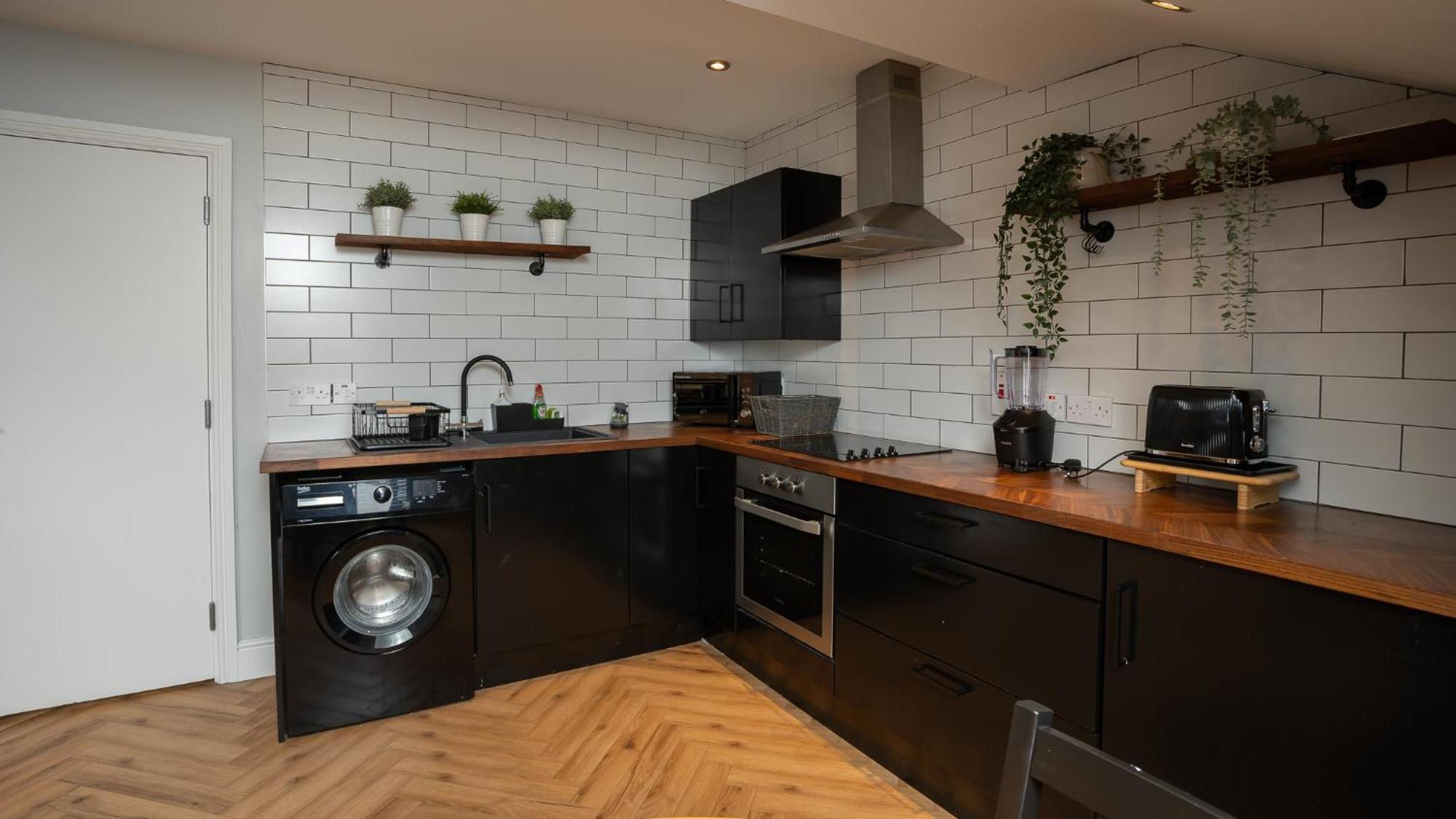 Appartement 2 Bdr & 1 Bdr At Queens Uni By Breaks